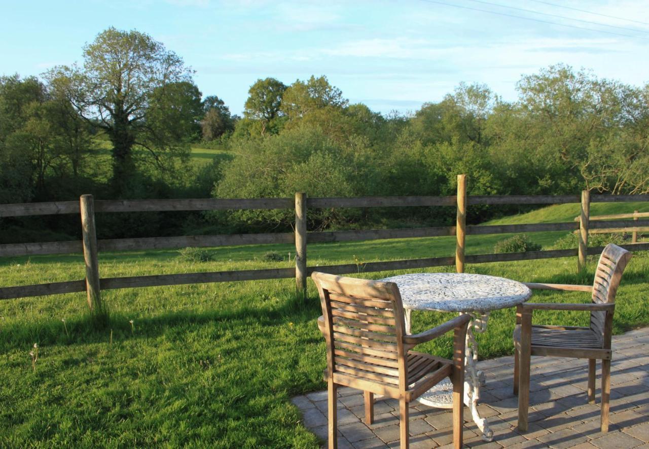 The Parlour, For Alton Towers & The Peak District Uttoxeter Exterior foto