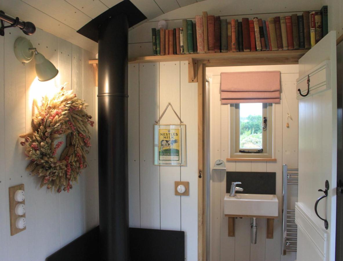 The Parlour, For Alton Towers & The Peak District Uttoxeter Exterior foto